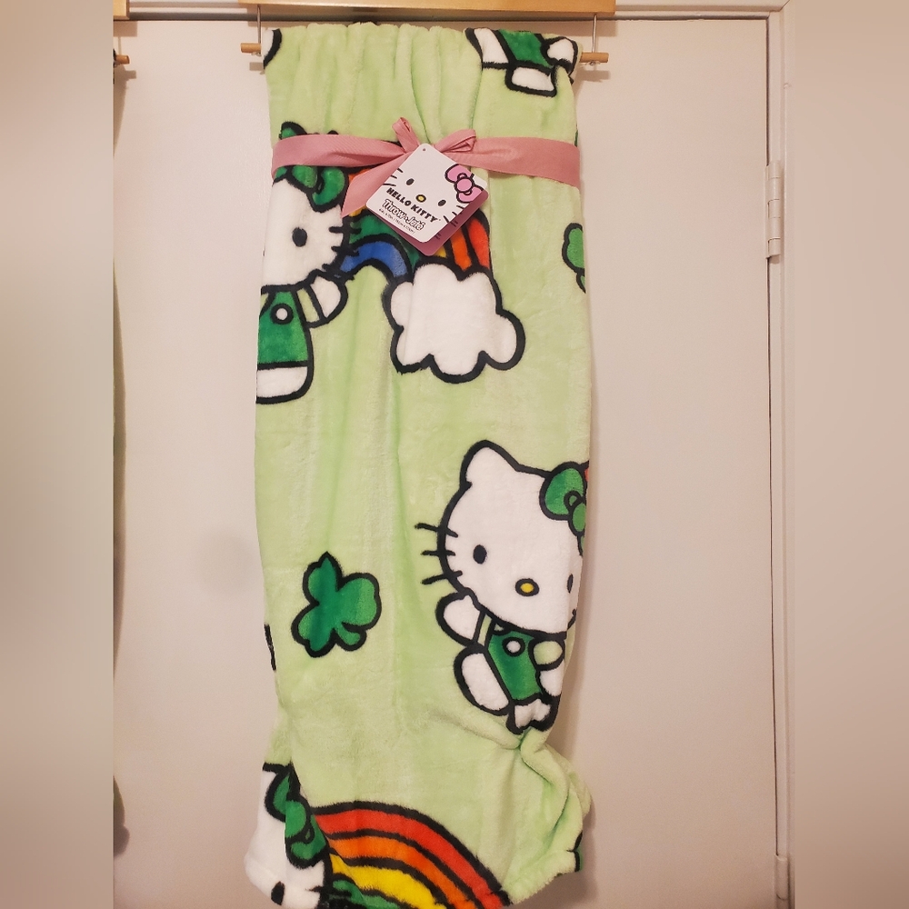 Hello kitty St. Patrick's Day throw blanket
